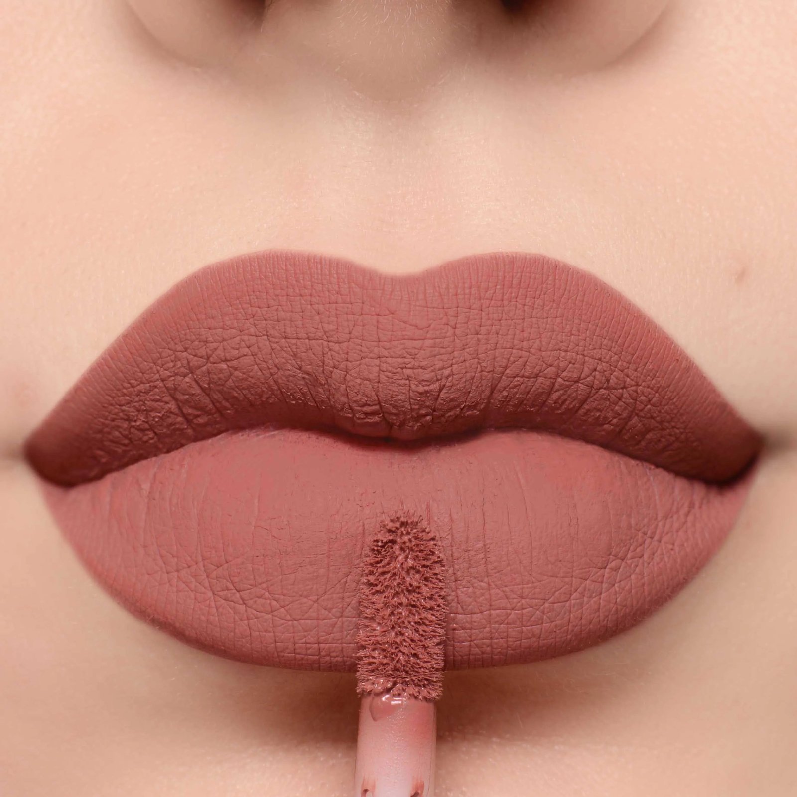 Batom Liquido Creamy Matte - Lavish | Mari Maria Makeup - Image 3
