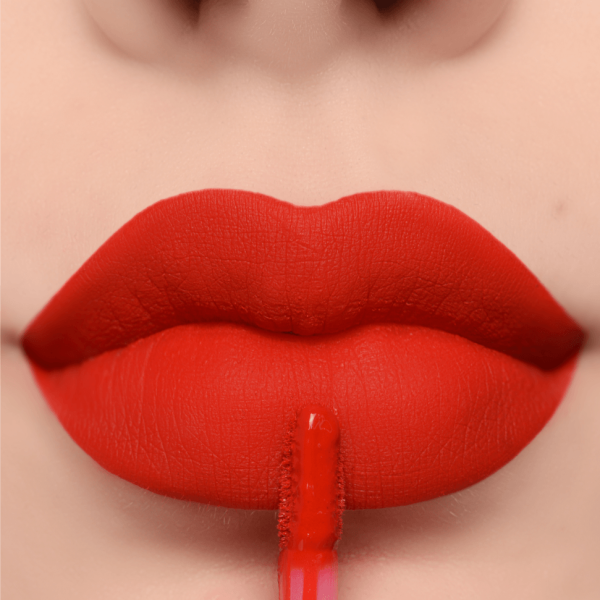 Batom Liquido Creamy Matte - Blazing | Mari Maria Makeup - Image 4